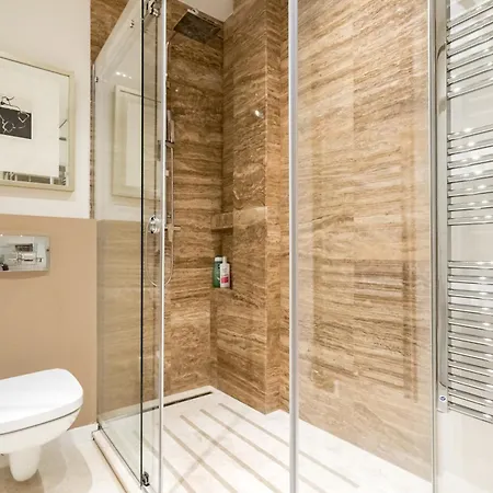 Esop - Elegant 2br In Dorobanti Bucarest